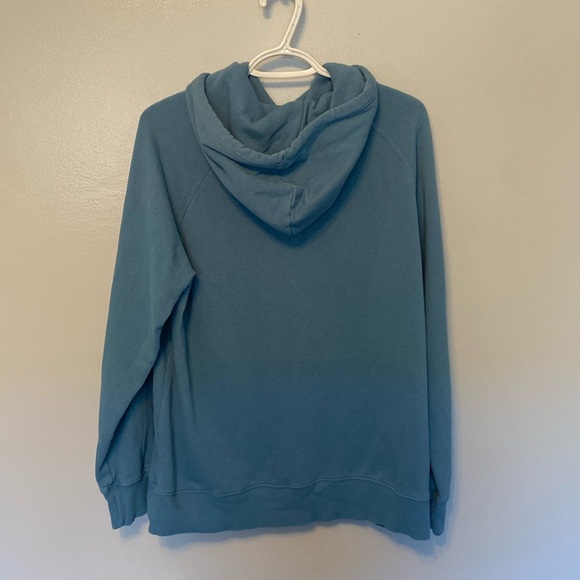 The North Face Women’s blue hoodie. Size Large. - Picture 4 of 4